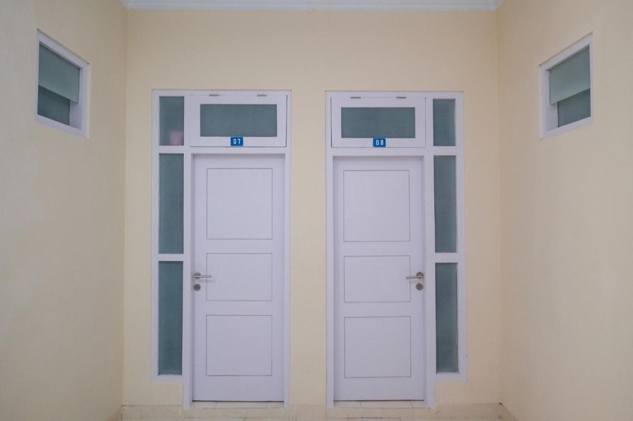 Reddoorz Syariah Near Universitas Mercu Buana Kampus 2 Yogyakarta Kejayan Luaran gambar