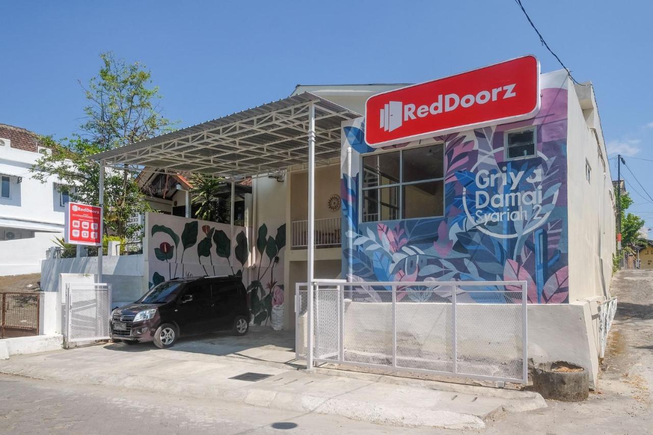 Reddoorz Syariah Near Universitas Mercu Buana Kampus 2 Yogyakarta Kejayan Luaran gambar